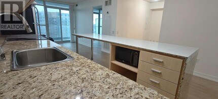 33 Singer Ct in Toronto, ON - Building Photo - Building Photo