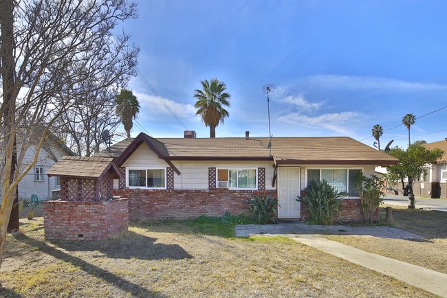 3880-3898 Dawes St in Riverside, CA - Building Photo - Building Photo