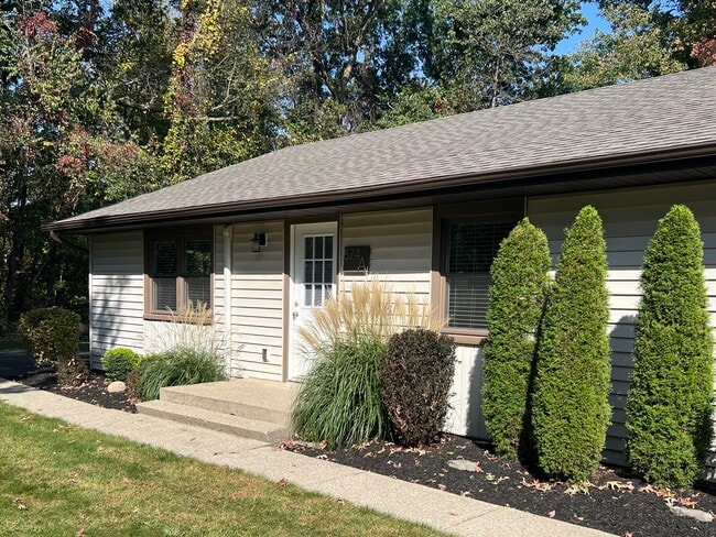 874 A Pleasant Ridge Rd, Unit 874 A in Quincy, MI - Building Photo - Building Photo