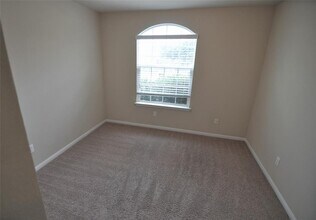 106 Leona River Trl in Hutto, TX - Building Photo - Building Photo