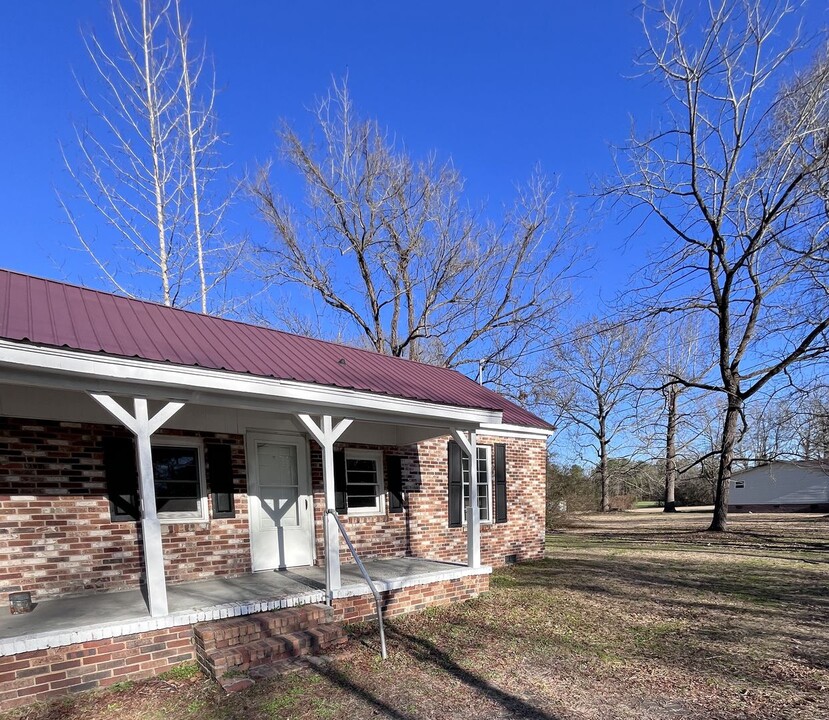 6261 X Way Rd in Gibson, NC - Building Photo