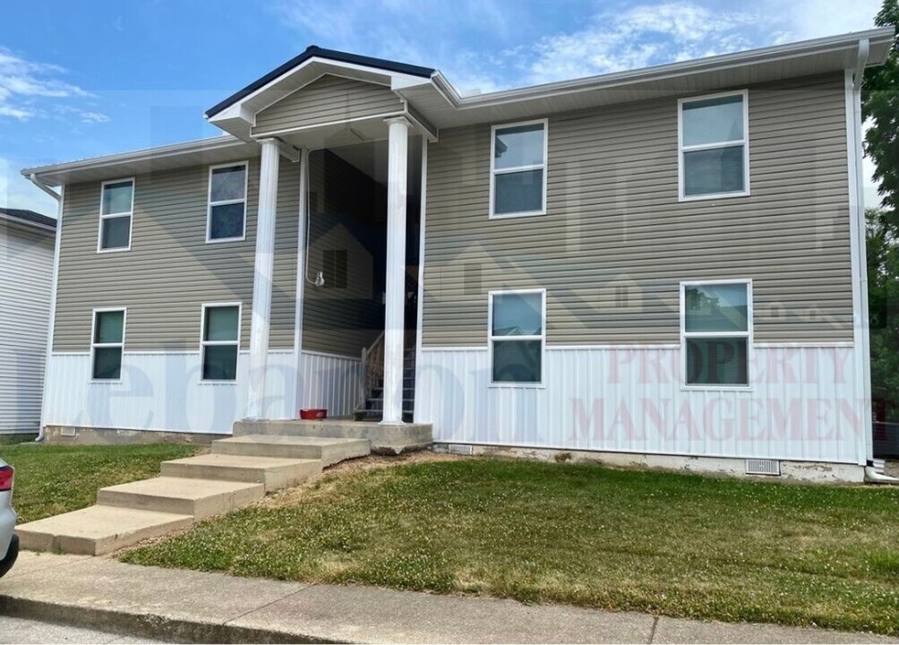 724 Parkhurst Dr in Lebanon, MO - Building Photo