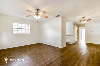 2312 32nd Ave N in St. Petersburg, FL - Foto de edificio - Building Photo