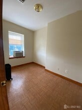 98 Catalpa Ave in Perth Amboy, NJ - Building Photo - Building Photo