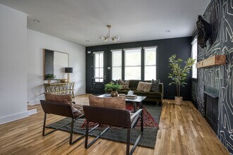 808 Shelby Ave, Unit B in Nashville, TN - Foto de edificio - Building Photo