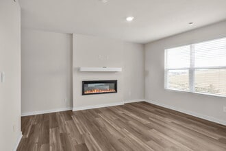 8975 N 167th St in Bennington, NE - Building Photo - Building Photo