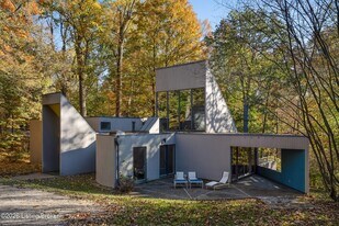 6 Glen Arden Rd in Glenview, KY - Building Photo