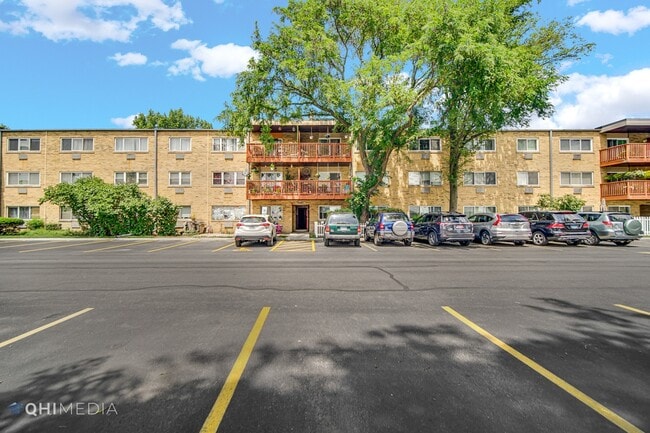 726 Dempster St, Unit 5 in Mount Prospect, IL - Building Photo - Building Photo