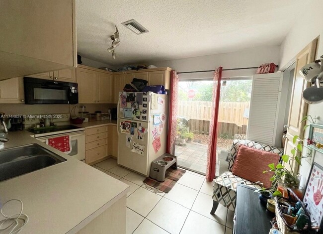 2893 Belmont Ln in Hollywood, FL - Building Photo - Building Photo
