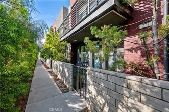 277 Dockside Ln, Unit 3110 in Los Angeles, CA - Building Photo - Building Photo