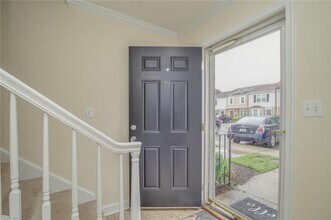 590 Tenbee Ln in Virginia Beach, VA - Building Photo - Building Photo