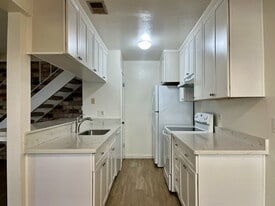 24 Lassen Ln in Novato, CA - Building Photo