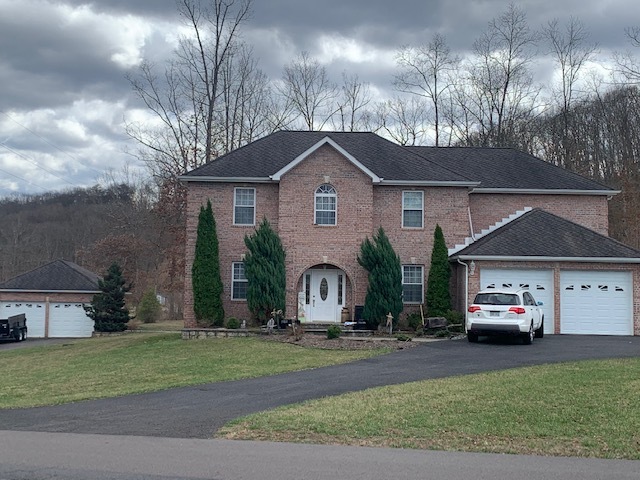 252 S Lakewood Dr in Ridgeley, WV - Foto de edificio - Building Photo