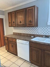 2453 W Franklin St-Unit -A in Evansville, IN - Foto de edificio - Building Photo