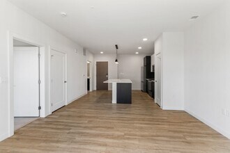 5945 6th Ave in Kenosha, WI - Foto de edificio - Building Photo