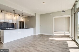 88 V St SW in Washington, DC - Building Photo - Building Photo