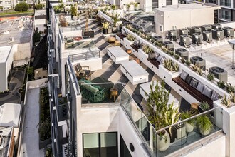Coda in Culver City, CA - Foto de edificio - Building Photo