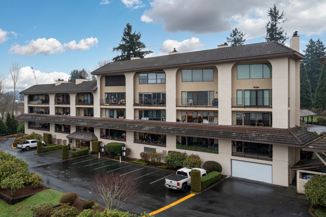16925 Inglewood Rd NE in Kenmore, WA - Foto de edificio