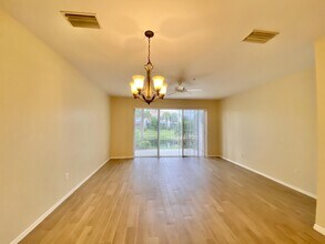 860 Hampton Cir in Naples, FL - Building Photo - Building Photo