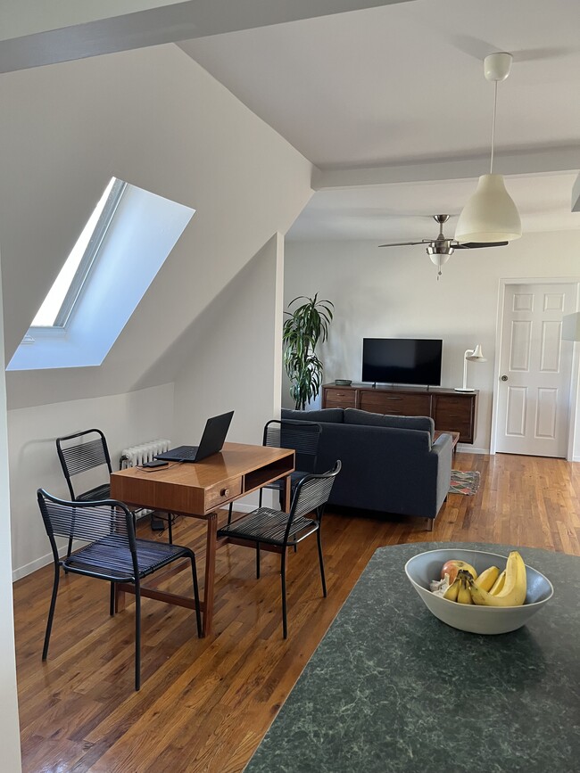 6132 56th Dr, Unit 3 in Maspeth, NY - Building Photo - Building Photo