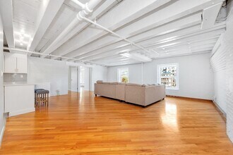 33 Commercial Wharf, Unit 3 in Boston, MA - Building Photo - Building Photo