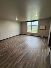 220 E Greenfield Ln in Bismarck, ND - Building Photo - Building Photo