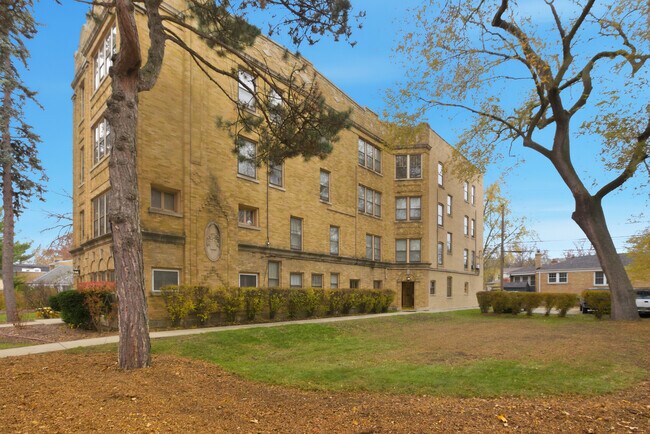 1507 Dobson St, Unit 3 in Evanston, IL - Foto de edificio - Building Photo