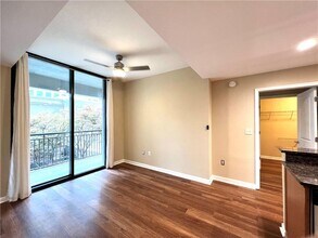 3040 Peachtree Rd NW in Atlanta, GA - Building Photo - Building Photo
