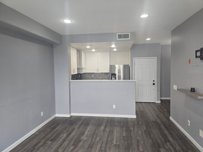 property at 1730 E Palomar St