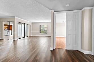 3757 Cocoplum Cir, Unit 3567 in Coconut Creek, FL - Foto de edificio - Building Photo