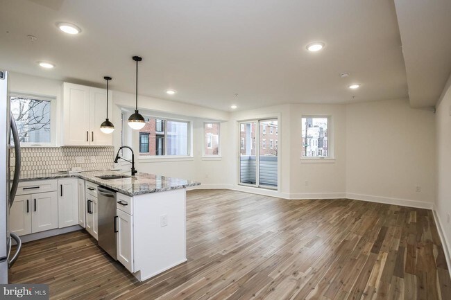 2088 E Cumberland St photo'