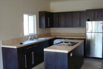 1176 1/2-1273 W 37th Pl in Los Angeles, CA - Building Photo - Building Photo
