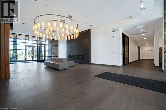 255 Northfield Dr E in Waterloo, ON - Building Photo - Building Photo