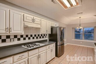 2021 Cantura Dr in Mesquite, TX - Foto de edificio - Building Photo