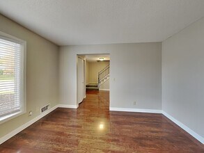 8525 Ivywood Ave S in Cottage Grove, MN - Building Photo - Building Photo