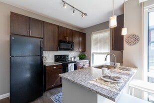 Tuller Flats in Dublin, OH - Building Photo