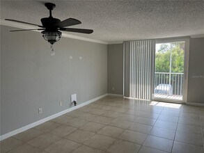 2630 Coconut Bay Ln in Sarasota, FL - Building Photo - Building Photo