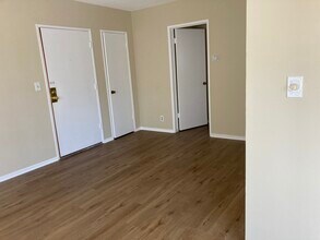 11501 Ohio Ave, Unit #2 in Los Angeles, CA - Foto de edificio - Building Photo