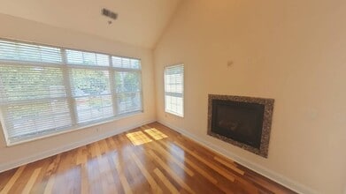 100 Erie St, Unit 401 in Valparaiso, IN - Building Photo - Building Photo