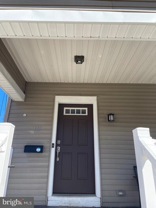 115 Oakland Ave in Audubon, NJ - Building Photo