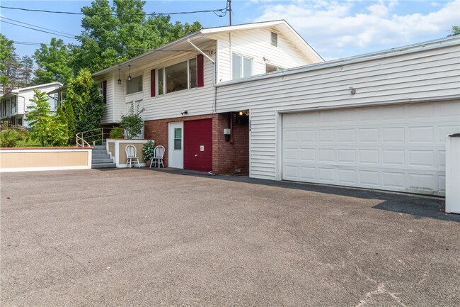 137 Honness Ln in Ithaca, NY - Building Photo - Building Photo