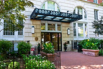 1441 Rhode Island Ave NW, Unit 506 in Washington, DC - Foto de edificio - Building Photo