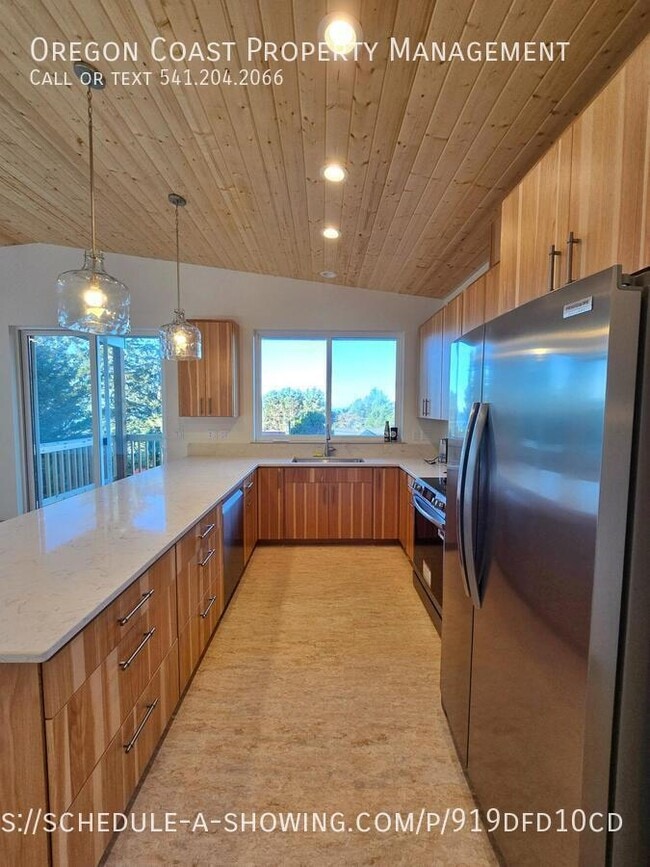 471 Overlook Dr in Yachats, OR - Building Photo - Building Photo