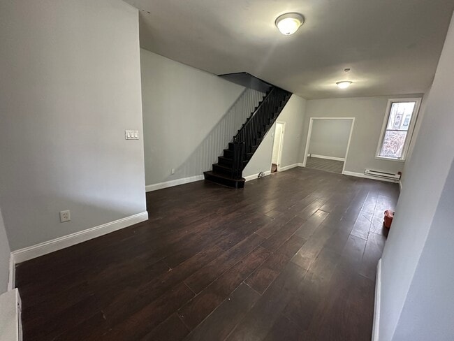 property at 1948 E Monmouth St