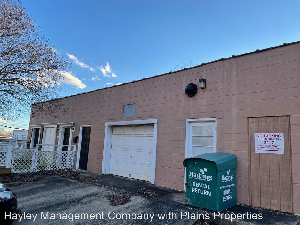 410 Simmons St Photo