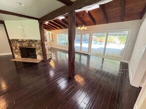 3957 Woodfield Dr in Sherman Oaks, CA - Building Photo - Building Photo