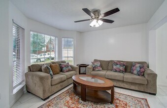12702 Autumn Glen Dr in Sugar Land, TX - Building Photo - Building Photo