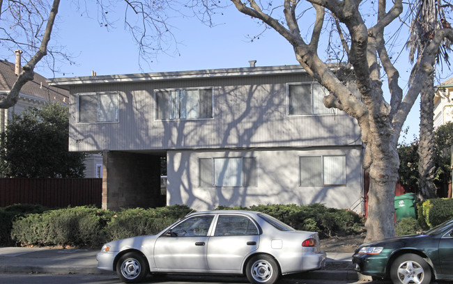 831 Central Ave in Alameda, CA - Foto de edificio - Building Photo