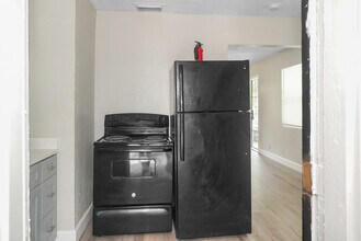 7219 Rhode Island Dr E in Jacksonville, FL - Building Photo - Building Photo