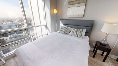 763 Bay St. in Toronto, ON - Building Photo - Building Photo